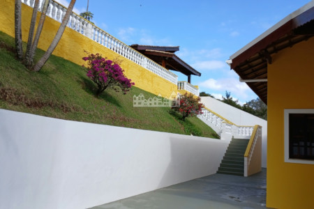 Casa para alugar com 3 quartos, sendo 1 suíte, em Vila Petrópolis, Atibaia, SP