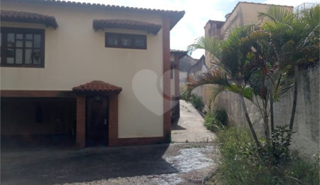 Sobrado à venda com 3 suítes em Santa Terezinha, São Paulo, SP