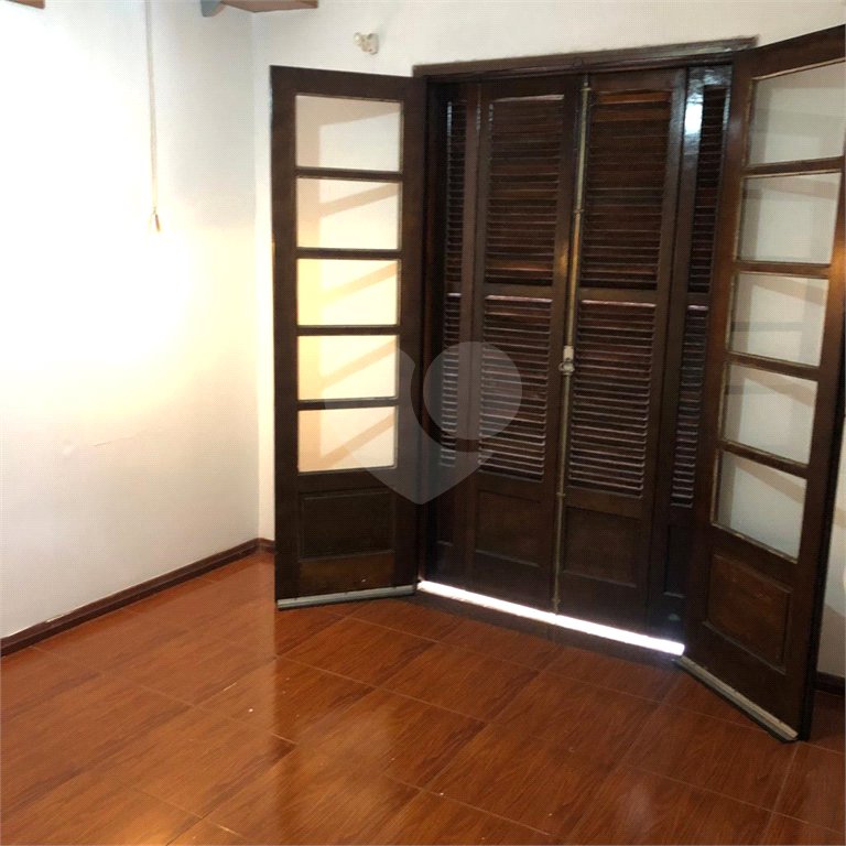 Sobrado à venda com 3 quartos, sendo 1 suíte, no Centro, Mairiporã, SP