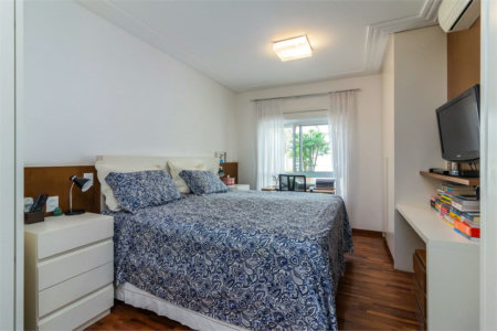 Apartamento à venda com 3 suítes em Vila Cordeiro, São Paulo, SP