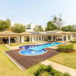 Casa à venda com 3 suítes no condomínio Ecovillágio, São Roque - SP