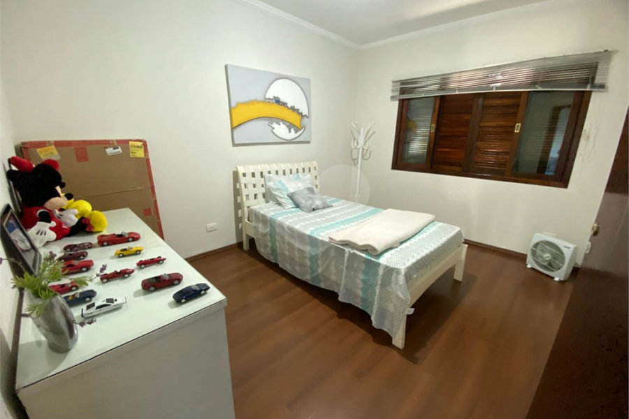 Sobrado à venda com 5 quartos, sendo 3 suítes, em Tremembé, São Paulo, SP