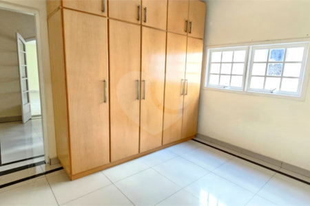 Sobrado à venda com 3 quartos, sendo 1 suíte,  em Jardim Humaitá, São Paulo, SP