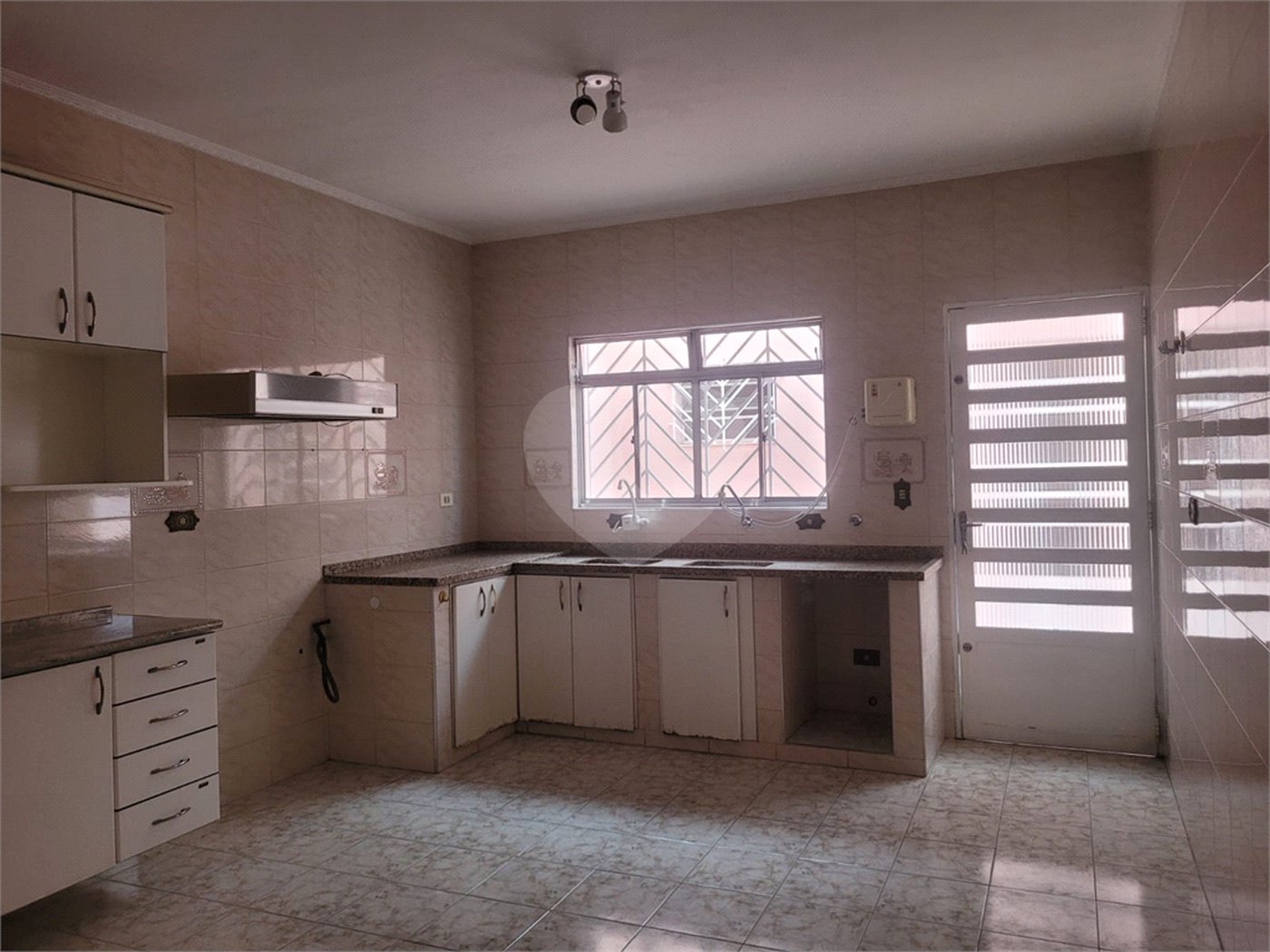 Sobrado à venda com 3 quartos, sendo 1 suíte,  em Vila Ester (zona Norte), São Paulo, SP