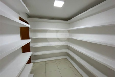 Casa de Vila para alugar com 4 suítes em Vila Romana, São Paulo, SP