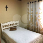 Chácara à venda com 4 quartos, sendo 1 suíte,  em Parque dos Jacarandás, Arujá, SP