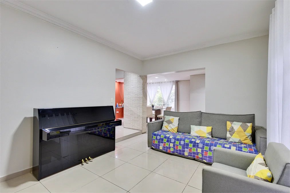 Sobrado à venda com 3 quartos, sendo 1 suíte,  em Alto da Boa Vista, São Paulo, SP