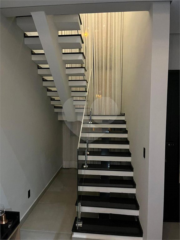 Casa à venda com 3 quartos, sendo 1 suíte, no condomínio Horto Florestal Villagio, Sorocaba - SP