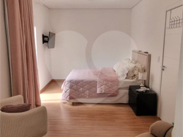Sobrado à venda com 3 quartos, sendo 2 suítes,  em Santana, São Paulo, SP