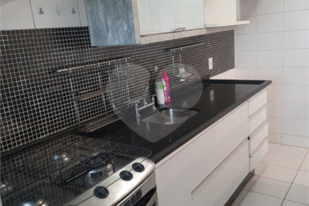 Apartamento à venda ou para alugar com 3 quartos, sendo 1 suíte, em Cidade São Francisco, São Paulo, SP