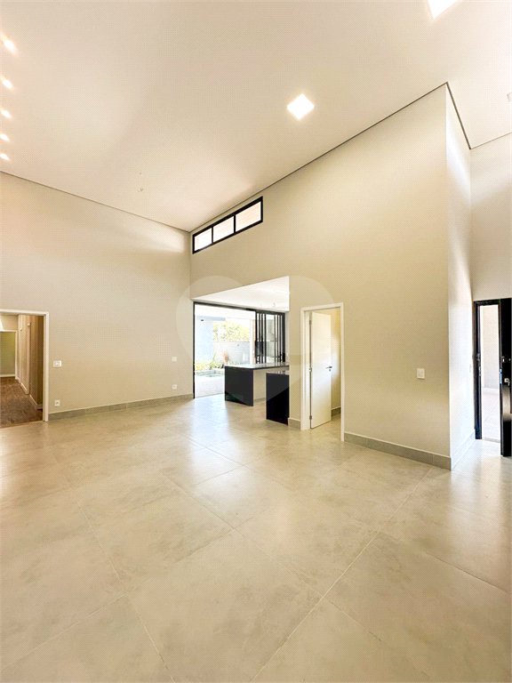 Casa à venda com 3 suítes no condomínio Residencial Mont'alcino, Valinhos - SP