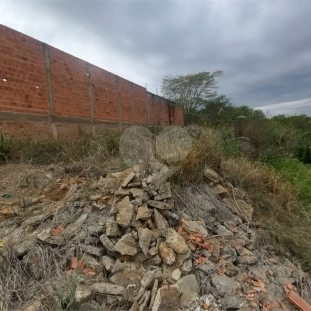 Terreno para venda, contendo 250,00 m² de área total.