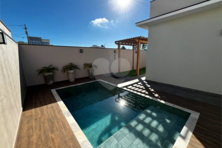 Casa à venda com 3 quartos, sendo 1 suíte, no condomínio Residencial Golden Ville, Itapetininga - SP