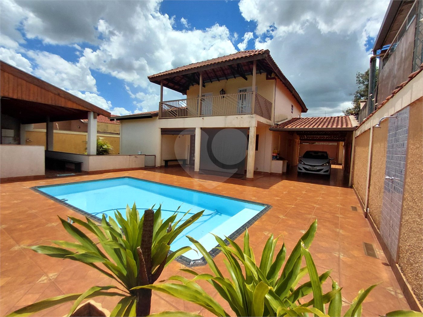 Sobrado à venda com 4 quartos, sendo 1 suíte,  em Parque dos Lagos, Ribeirão Preto, SP