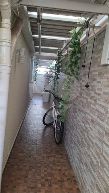 Casa à venda com 3 suítes no condomínio Villa das Flores, Mogi das Cruzes - SP