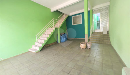Sobrado à venda com 4 quartos, sendo 1 suíte,  em Jardim Regina, São Paulo, SP