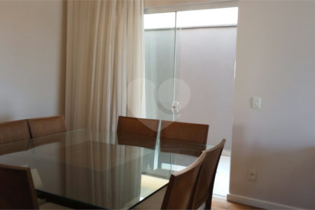 Casa à venda com 3 suítes no condomínio Picollo, Louveira - SP