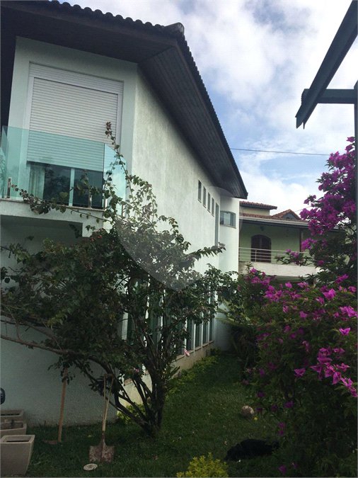 Sobrado à venda ou para alugar com 3 quartos, sendo 1 suíte, em Dos Casa, São Bernardo do Campo, SP