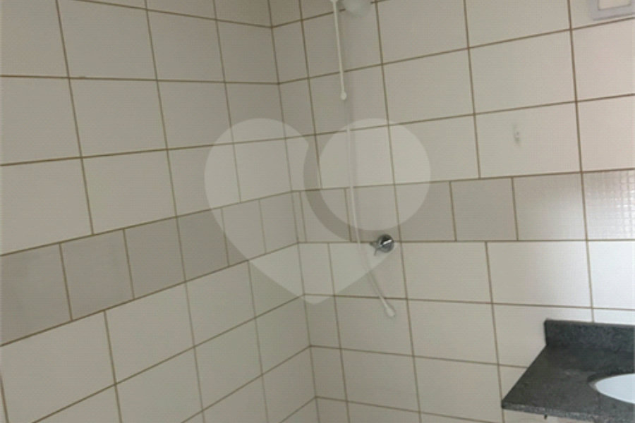 Casa à venda com 3 quartos, sendo 1 suíte,  no condomínio Village St. Louis, São Paulo - SP