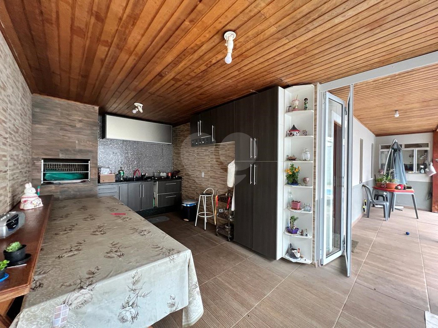 Casa à venda com 3 quartos, sendo 1 suíte,  no condomínio Ibiti do Paço, Sorocaba - SP