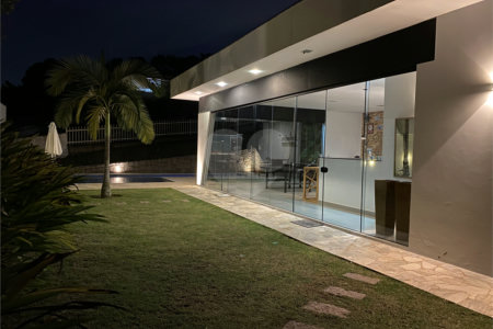 Casa à venda com 3 suítes no condomínio Jardim Primavera, Louveira - SP