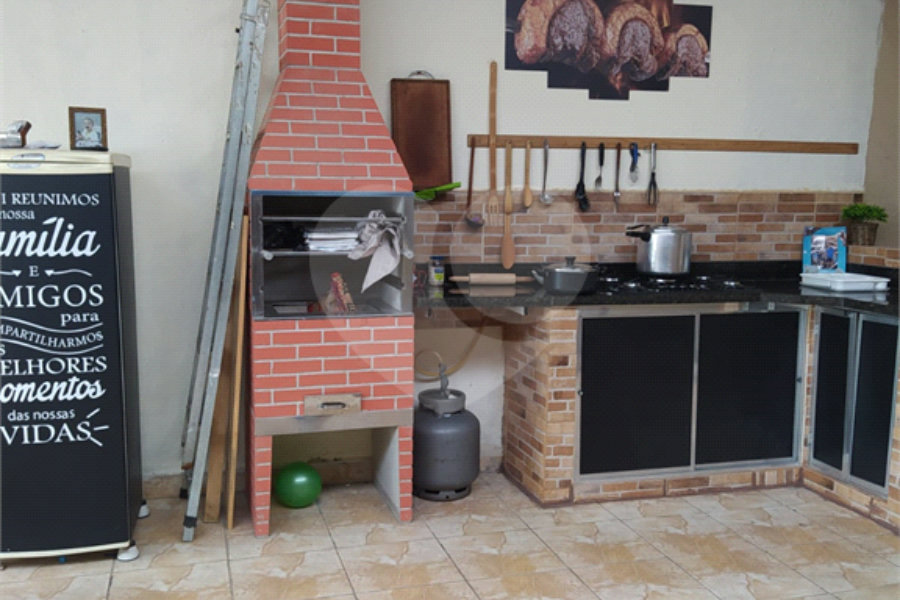 Sobrado à venda com 3 quartos, sendo 1 suíte, em Cidade Tiradentes, São Paulo, SP