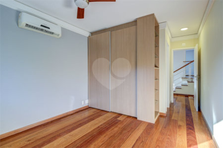 Casa à venda com 4 suítes no condomínio Ville de Marseille, São Paulo - SP