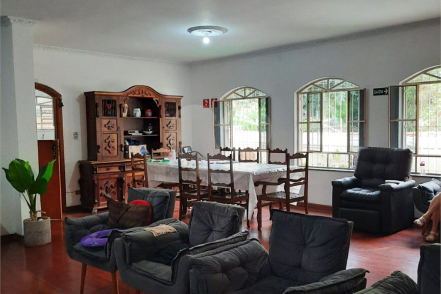 Sobrado à venda com 10 quartos, sendo 3 suítes, em Tremembé, São Paulo, SP