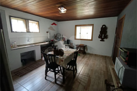 Chácara à venda com 5 quartos, sendo 3 suítes, em Vila Darcy Penteado (mailasqui), São Roque, SP