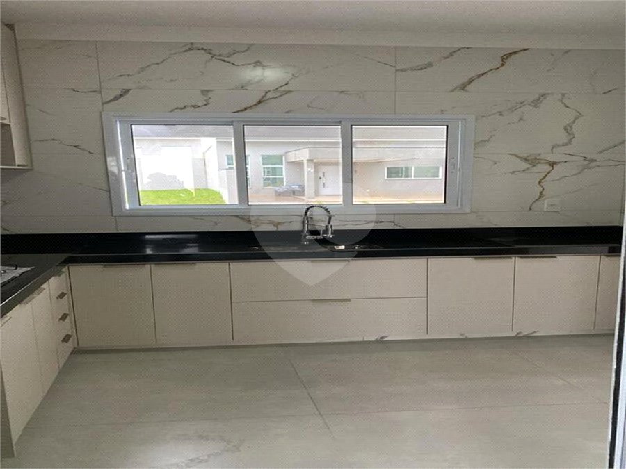 Casa à venda com 3 quartos, sendo 1 suíte, no condomínio Vila Ytu, Indaiatuba - SP