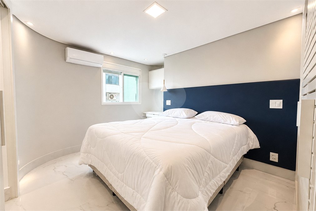 Apartamento à venda com 5 suítes em Parque Enseada, Guarujá, SP