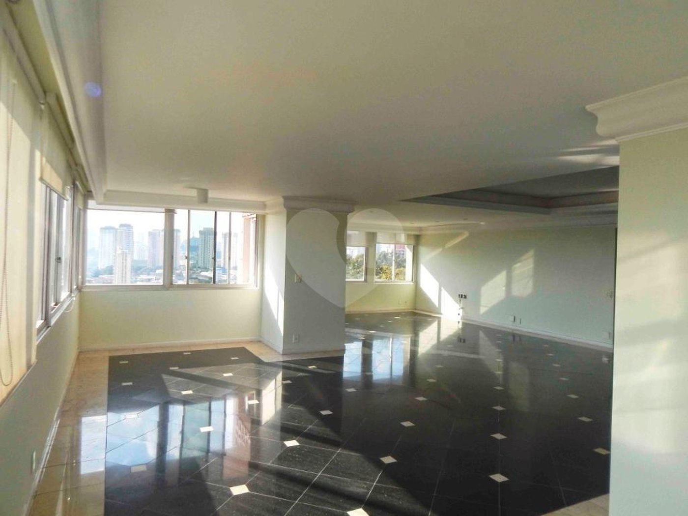 Apartamento à venda com 4 suítes em Jardim Marajoara, São Paulo, SP