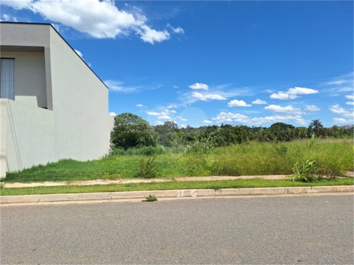 Terreno à venda com 1 suíte em Pinheirinho, Vinhedo, SP