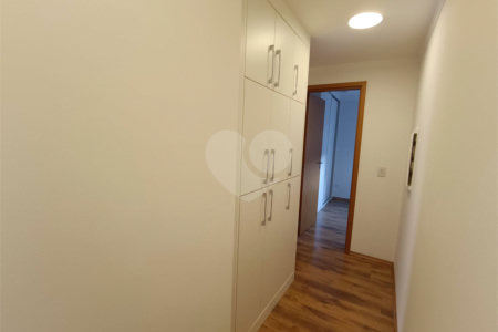 Apartamento à venda com 3 quartos, sendo 1 suíte, no Centro, São Roque, SP