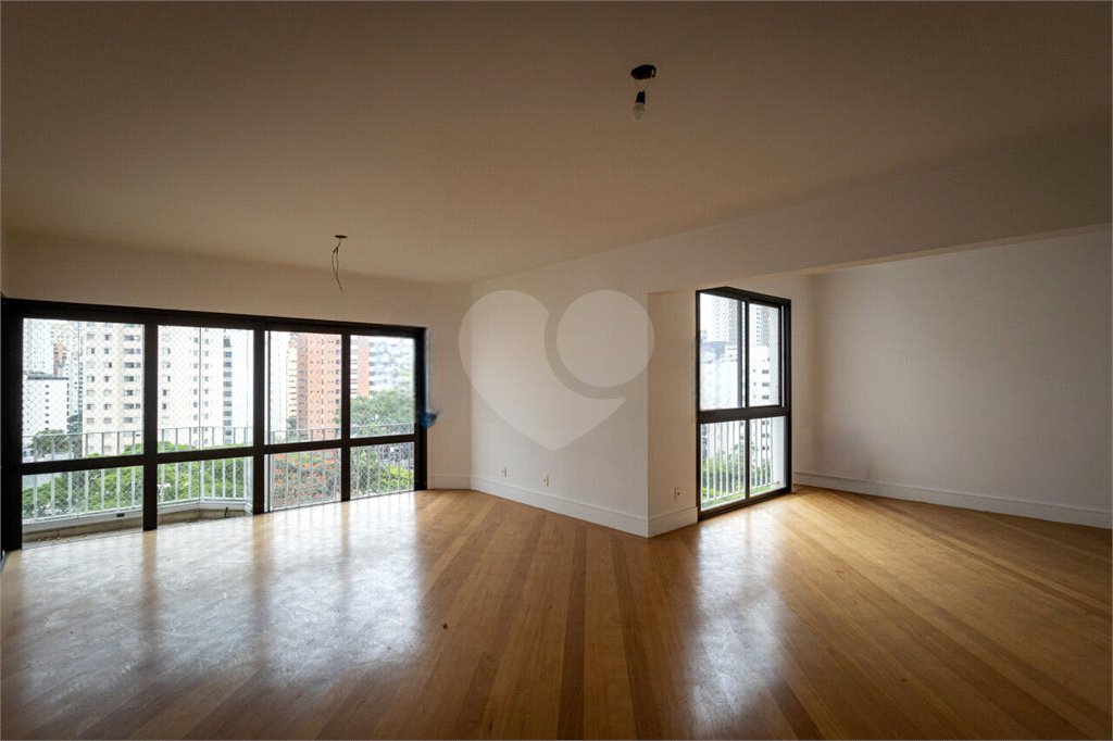 Apartamento para alugar com 3 suítes em Moema, São Paulo, SP