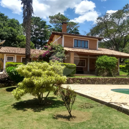 Chácara à venda com 4 quartos, sendo 1 suíte, em Bairro dos Pires, Extrema, MG
