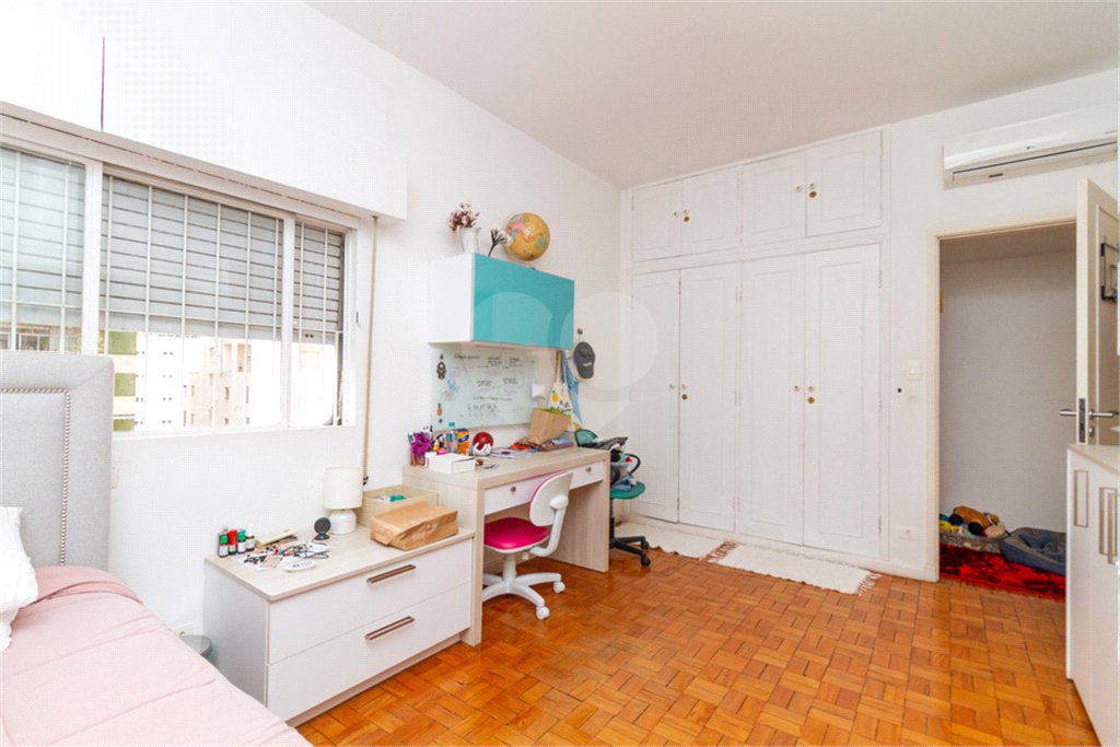 Apartamento à venda com 3 quartos, sendo 1 suíte, em Santa Cecília, São Paulo, SP