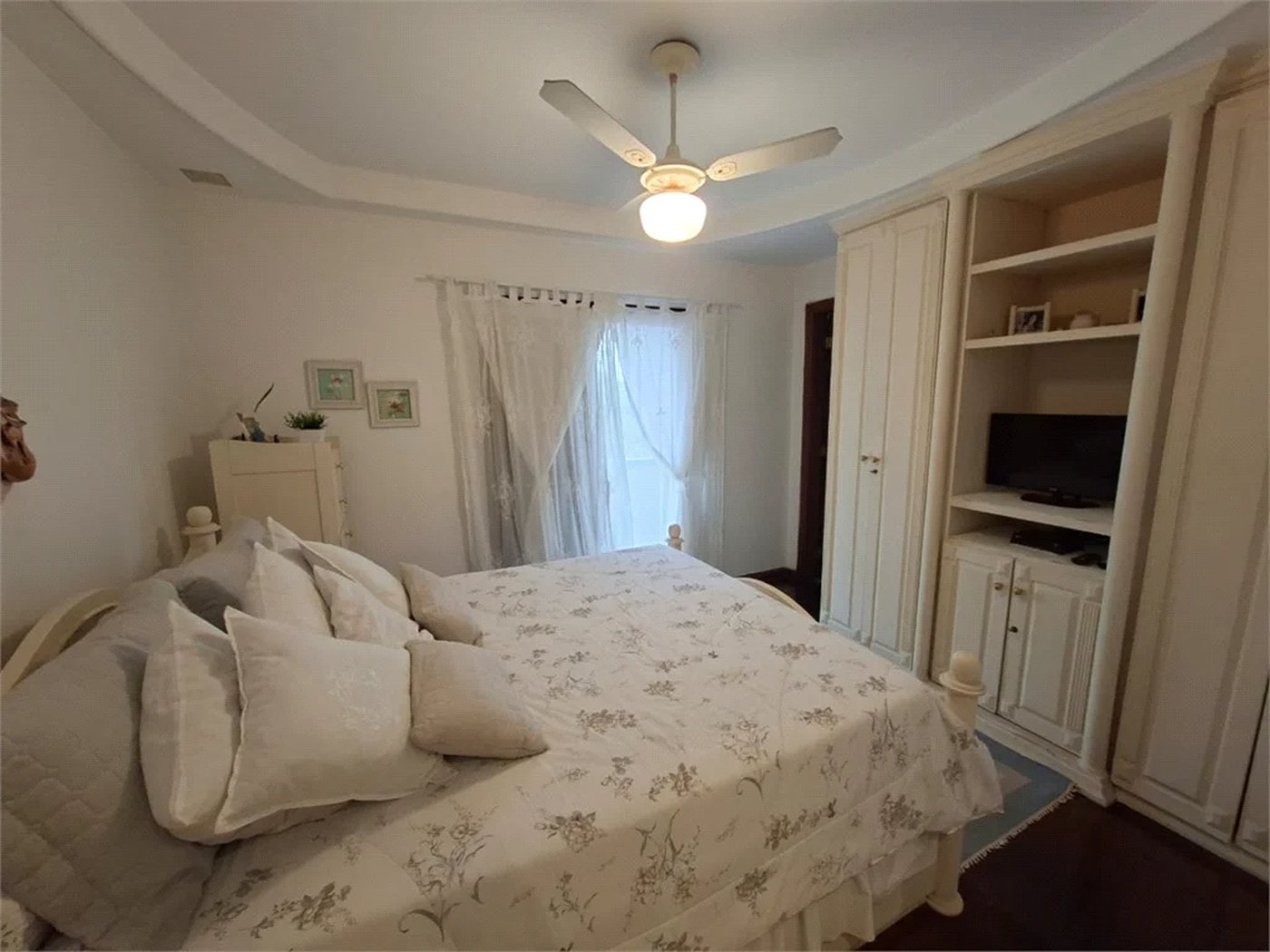 Cobertura à venda com 4 quartos, sendo 3 suítes, em Vila Progredior, São Paulo, SP