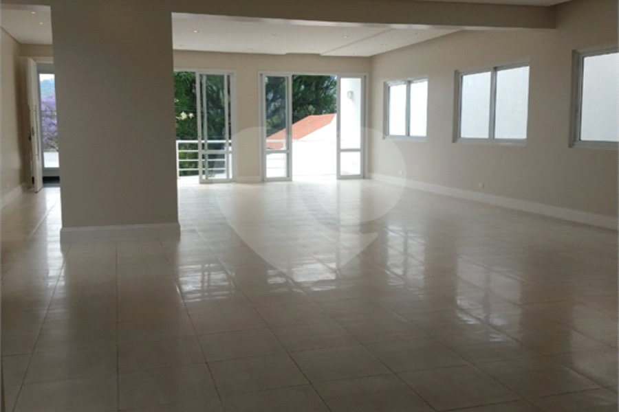 Sobrado à venda com 4 suítes em Tremembé, São Paulo, SP