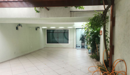 Sobrado à venda com 3 quartos, sendo 1 suíte,  em Vila Paulicéia, São Paulo, SP