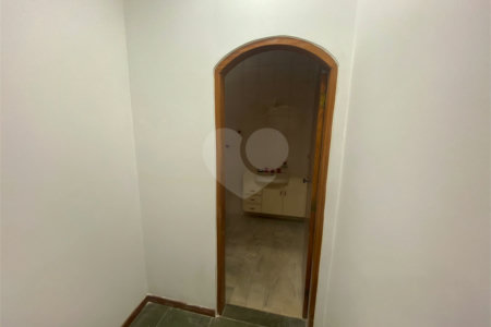 Casa à venda com 4 quartos, sendo 2 suítes,  em Jardim do Lago, Atibaia, SP