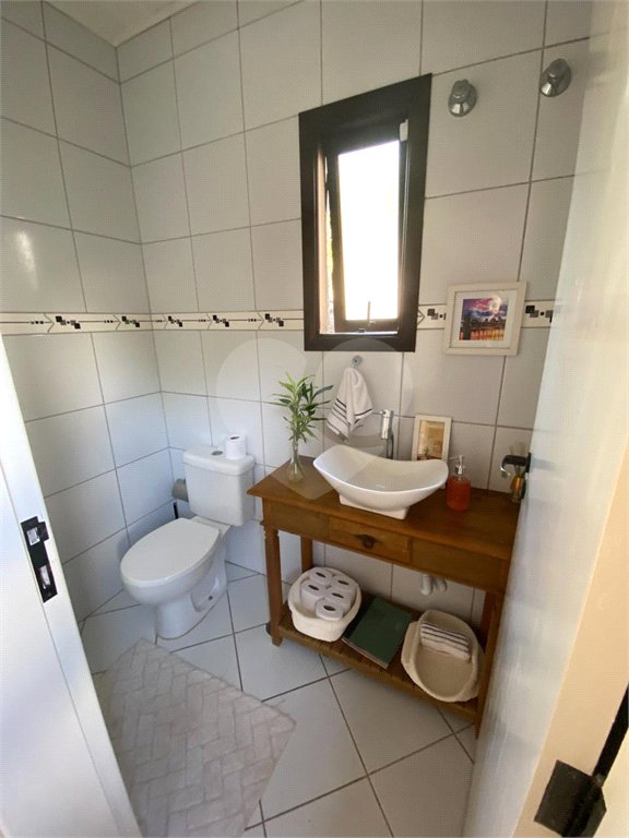 Casa à venda com 4 quartos, sendo 2 suítes, no condomínio Suíça da Cantareira, Mairiporã - SP