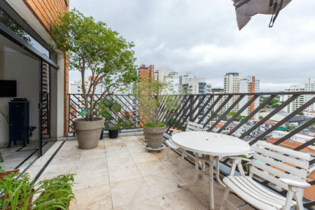 Apartamento à venda com 4 quartos, sendo 1 suíte, em Campo Belo, São Paulo, SP
