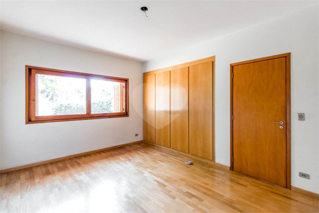 Sobrado à venda com 4 quartos, sendo 1 suíte,  em Jardim Marajoara, São Paulo, SP