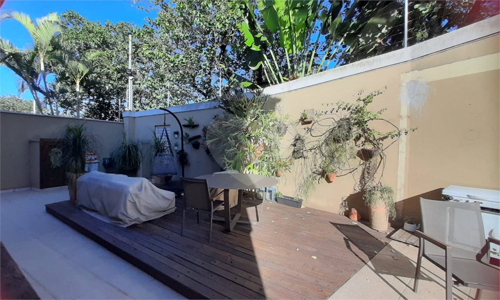 Casa à venda ou para alugar com 4 quartos, sendo 2 suítes, em City América, São Paulo, SP