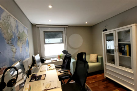 Apartamento à venda com 3 quartos, sendo 1 suíte, em Alto da Boa Vista, São Paulo, SP