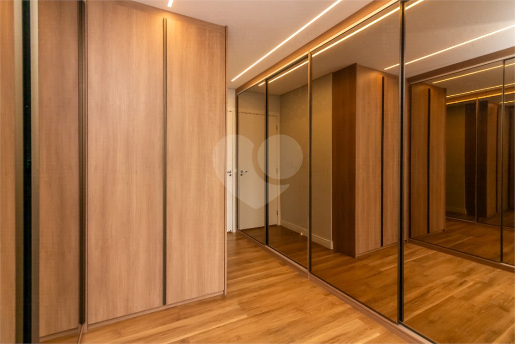 Apartamento à venda com 4 quartos, sendo 2 suítes, em Jardim Prudência, São Paulo, SP
