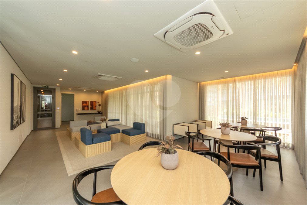 Apartamento à venda com 3 suítes em Campo Belo, São Paulo, SP
