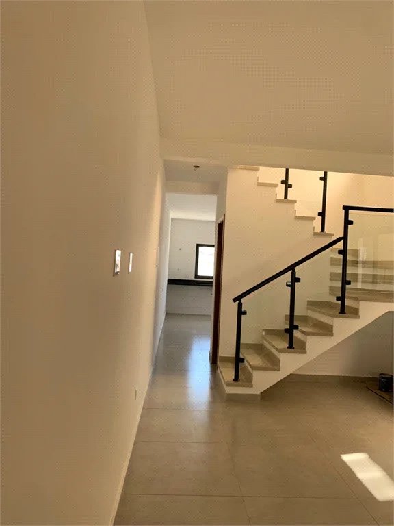 Casa à venda com 3 quartos, sendo 1 suíte,  no condomínio Villa D'este, Cotia - SP