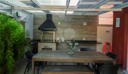 Casa à venda com 4 quartos, sendo 2 suítes, no condomínio Parque das Arvores, São Paulo - SP